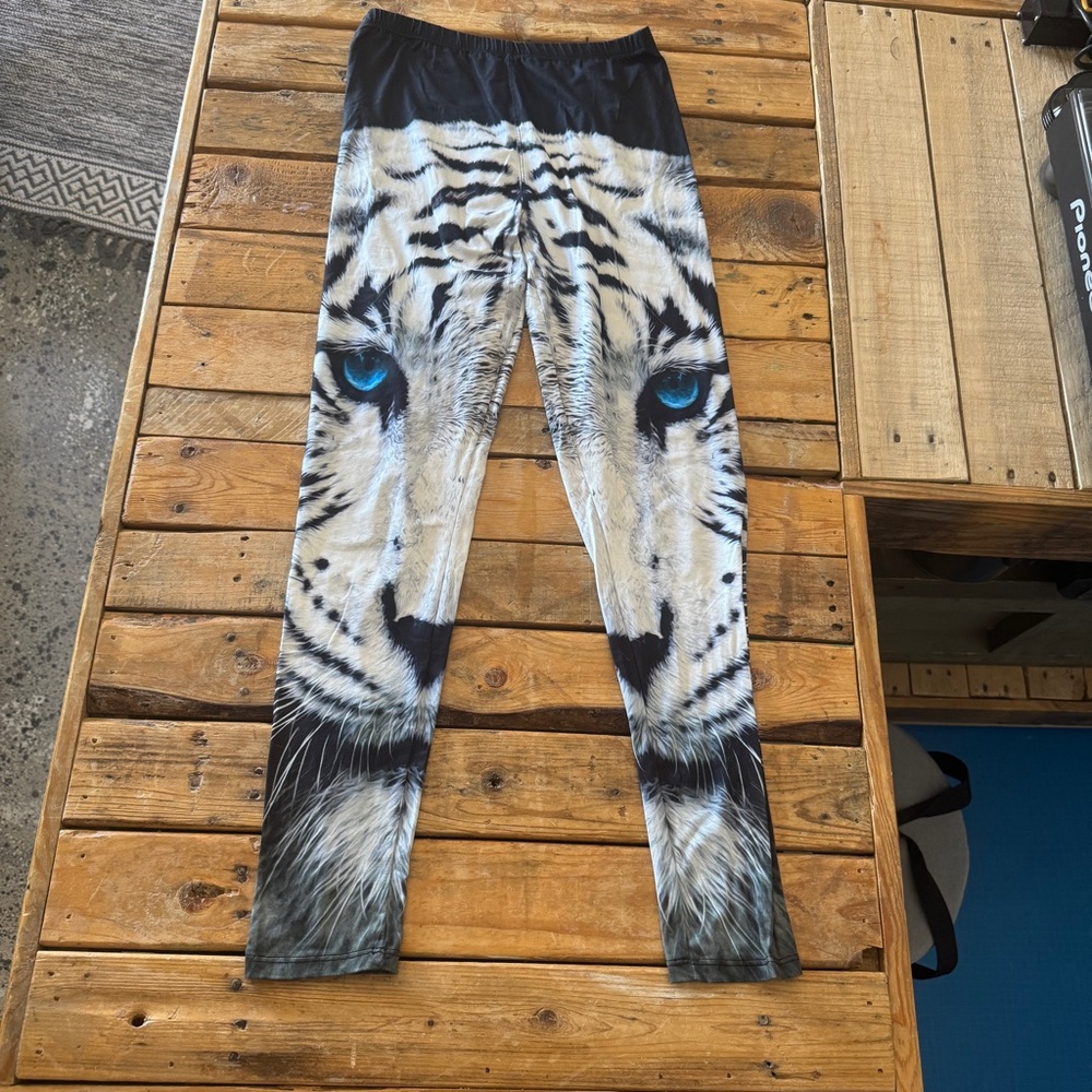 Blue-Eyed White Tiger Print Leggings